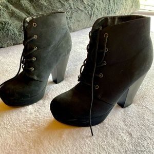 Cathy Jean Boot Heels
